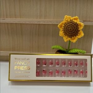 Fancy Press-On Nails in Pink 13